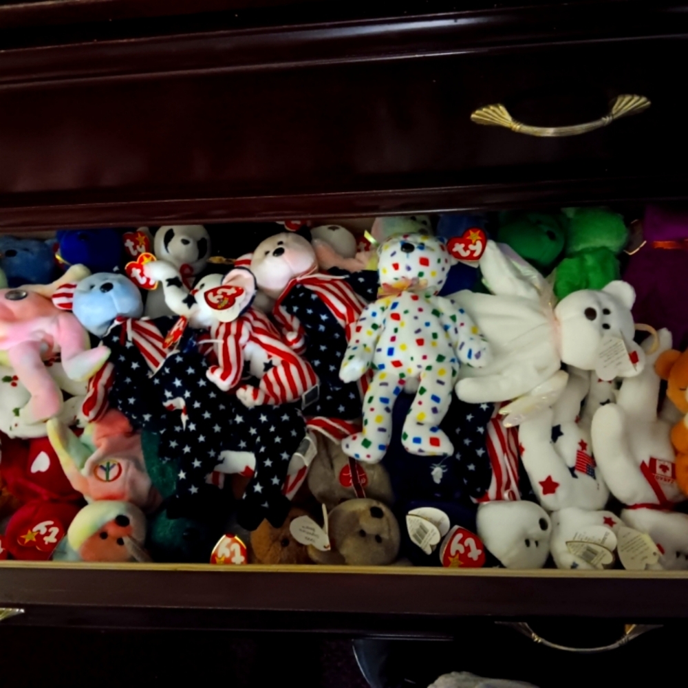 Rare, some retired, some with errors valuable beanie babies